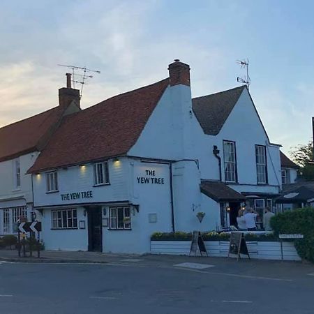 Stay And Relax At The Yew Tree Manuden Exterior foto