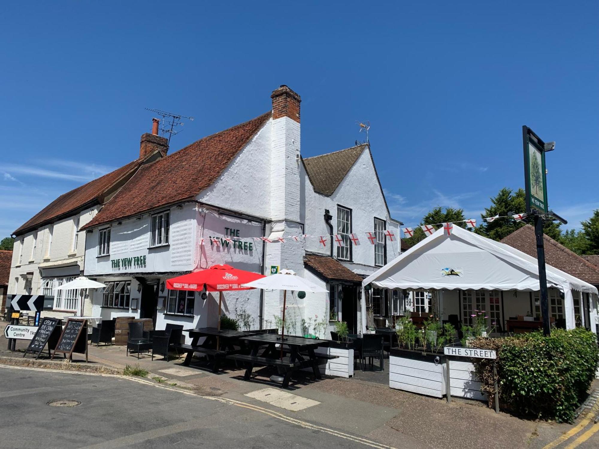 Stay And Relax At The Yew Tree Manuden Exterior foto